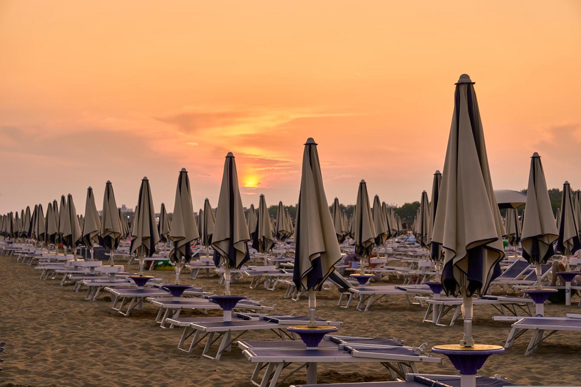 Bright With Swimming Pool - Beahost * Bibione